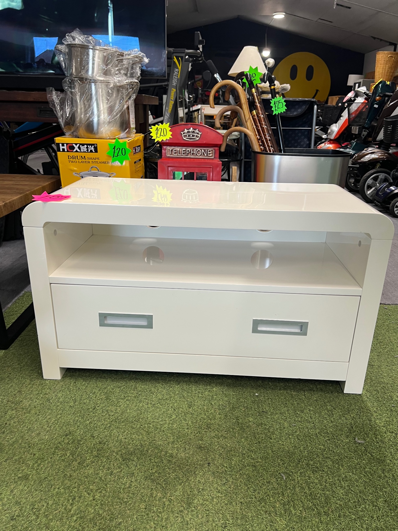 White High-Gloss TV Unit