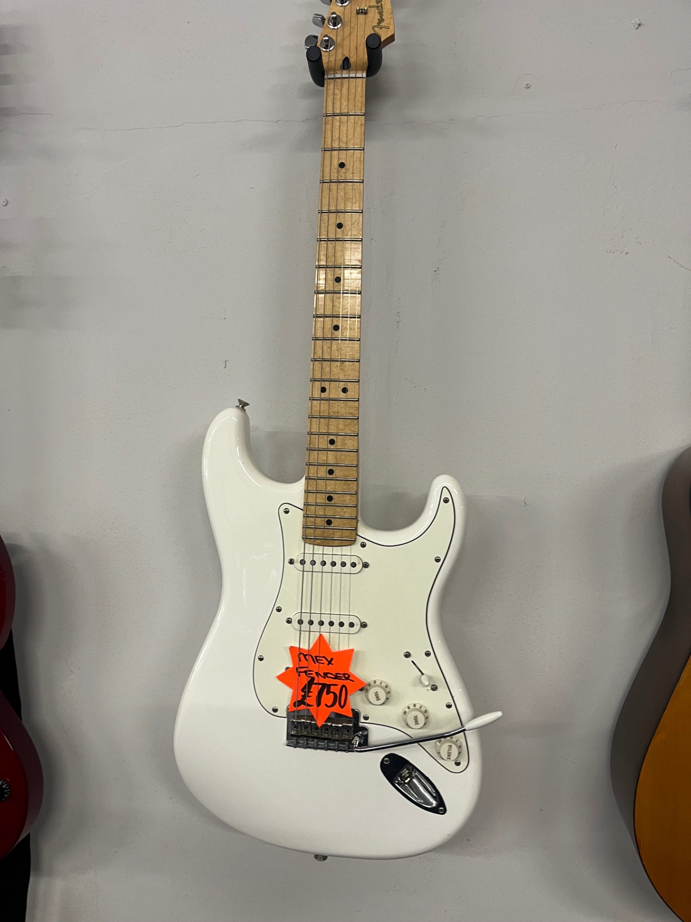 Fender Stratocaster — Olympic White