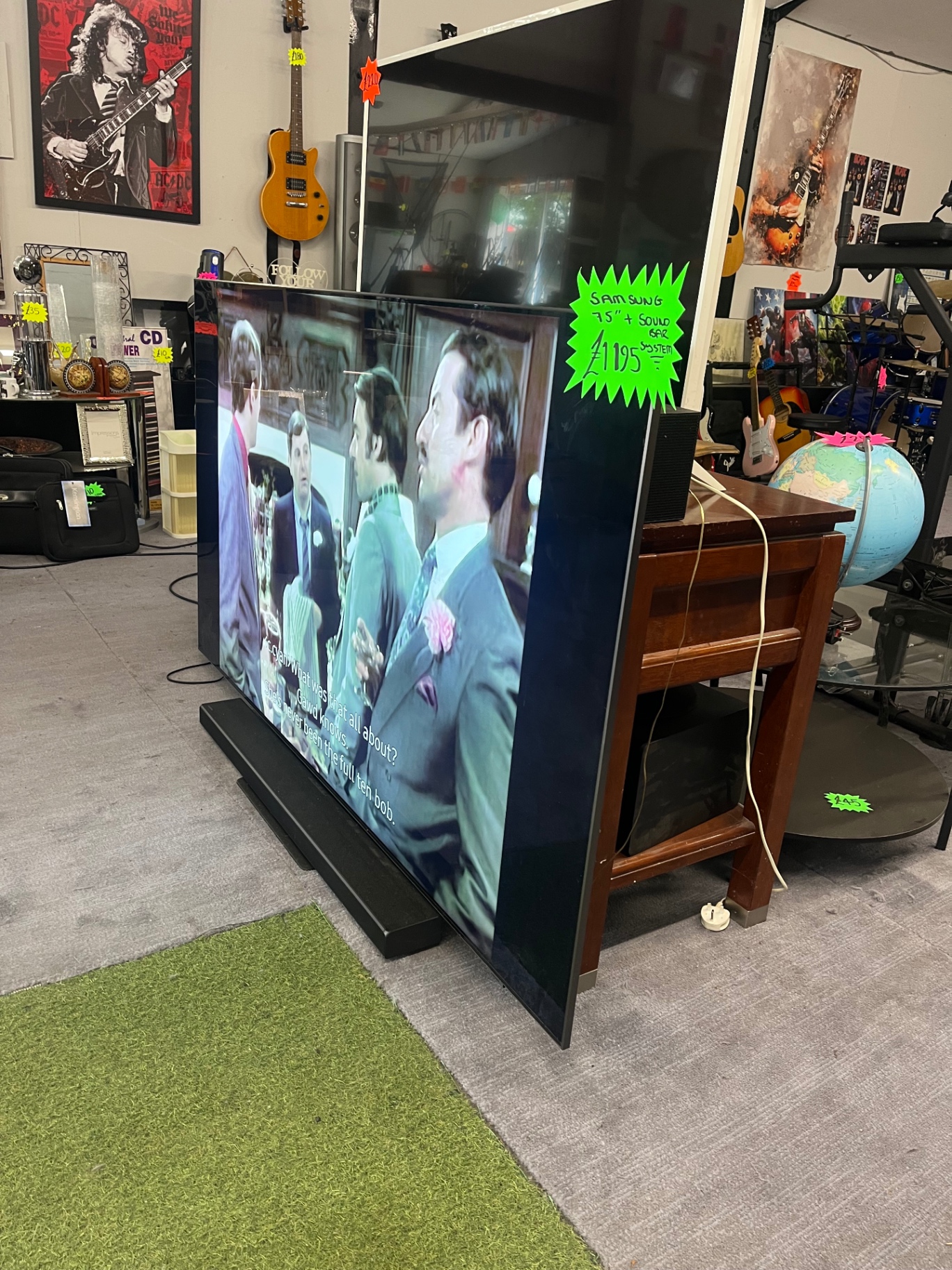 Samsung 75" Smart TV + Sound System